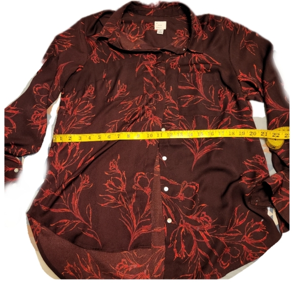 Red blouse - Picture 3 of 4